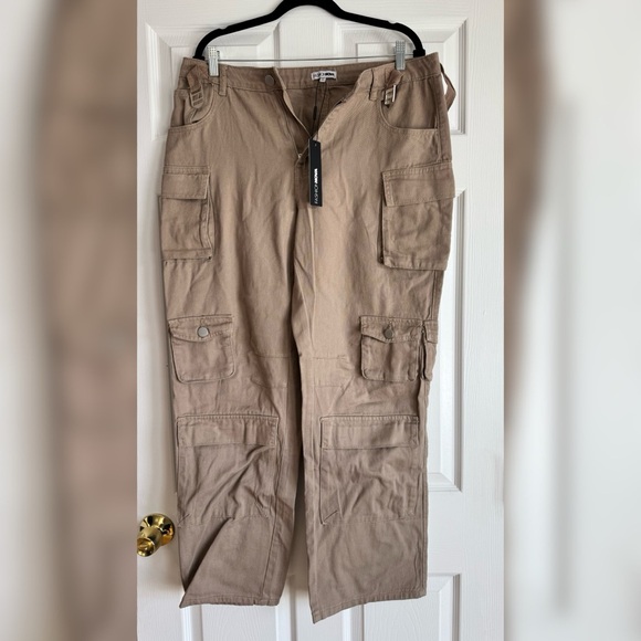 Fashion Nova Tan Cargo Pants - Picture 3 of 5